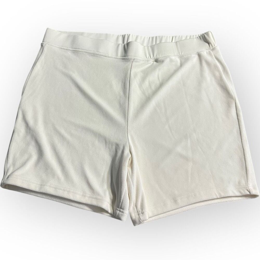 Brand New Fabletics Women’s Size 4X Cream Veda High Waisted Athletic Shorts